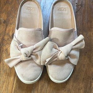 Luci Bow Pink Suede Ugg’s 8.5